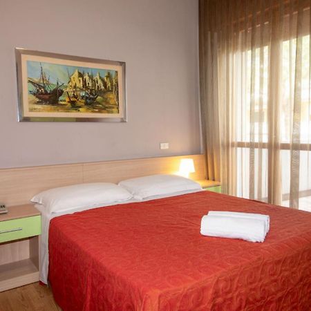Hotel Nazionale Lido di Jesolo Bagian luar foto